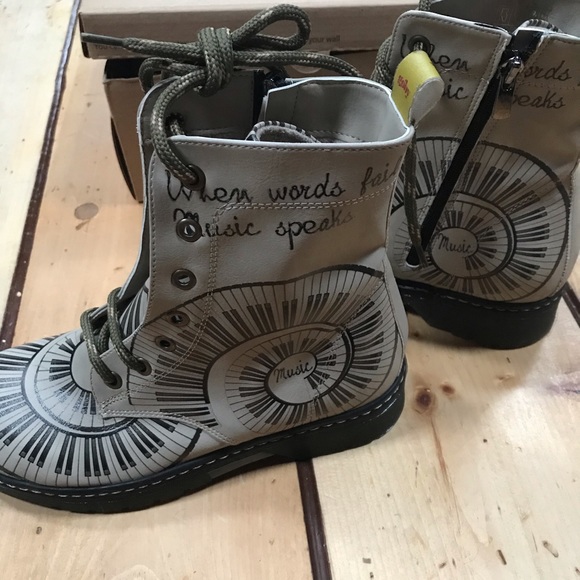 Goby boots, never worn. - Picture 4 of 5